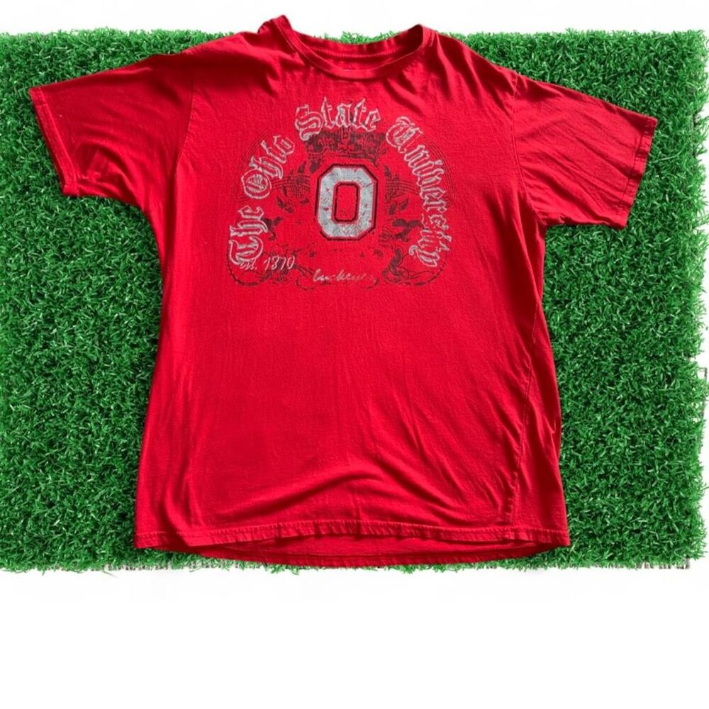 Gildan Men's Red T-shirt